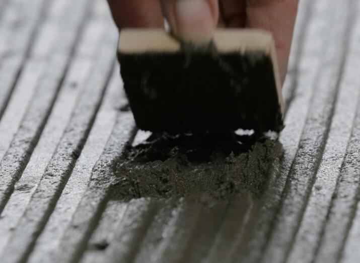 Cellulose ethers used in adhesives